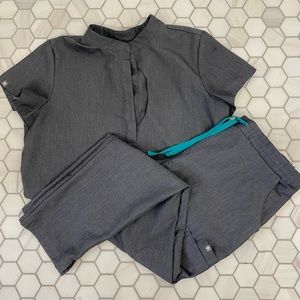 Figs Charcoal Scrub Set